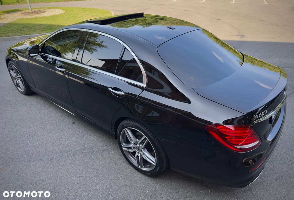 Mercedes-Benz Klasa E 300 9G-TRONIC AMG Line - 9