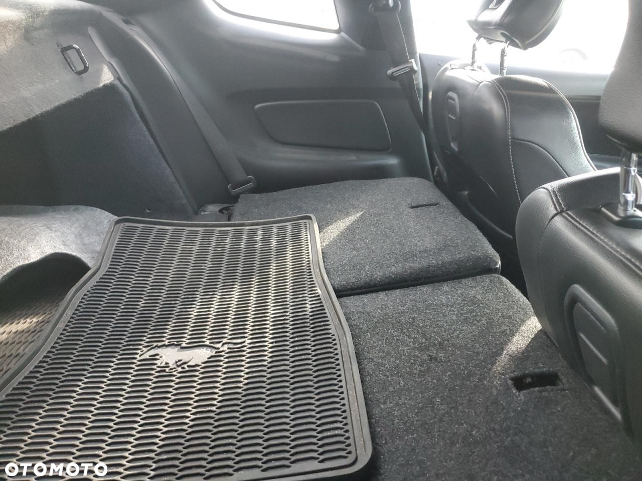 Ford Mustang 3.7 V6 - 8