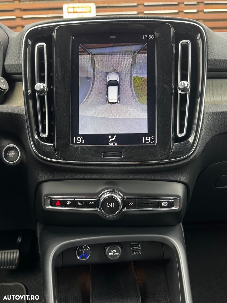 Volvo XC 40 D4 AWD Geartronic Inscription - 28