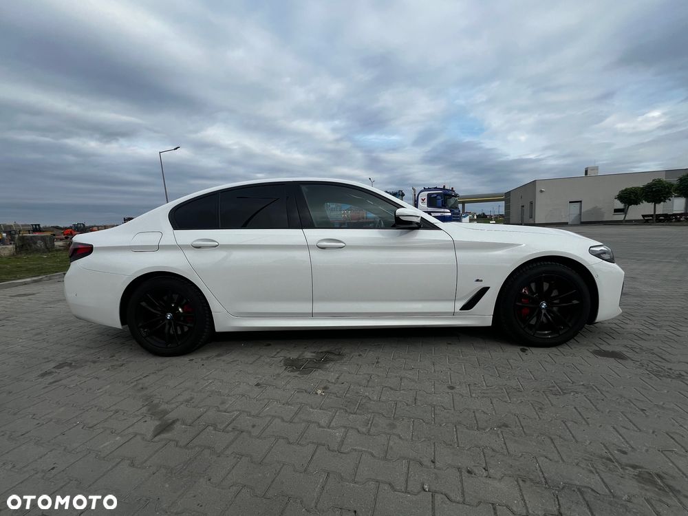BMW Seria 5 530e xDrive M Sport Edition - 12