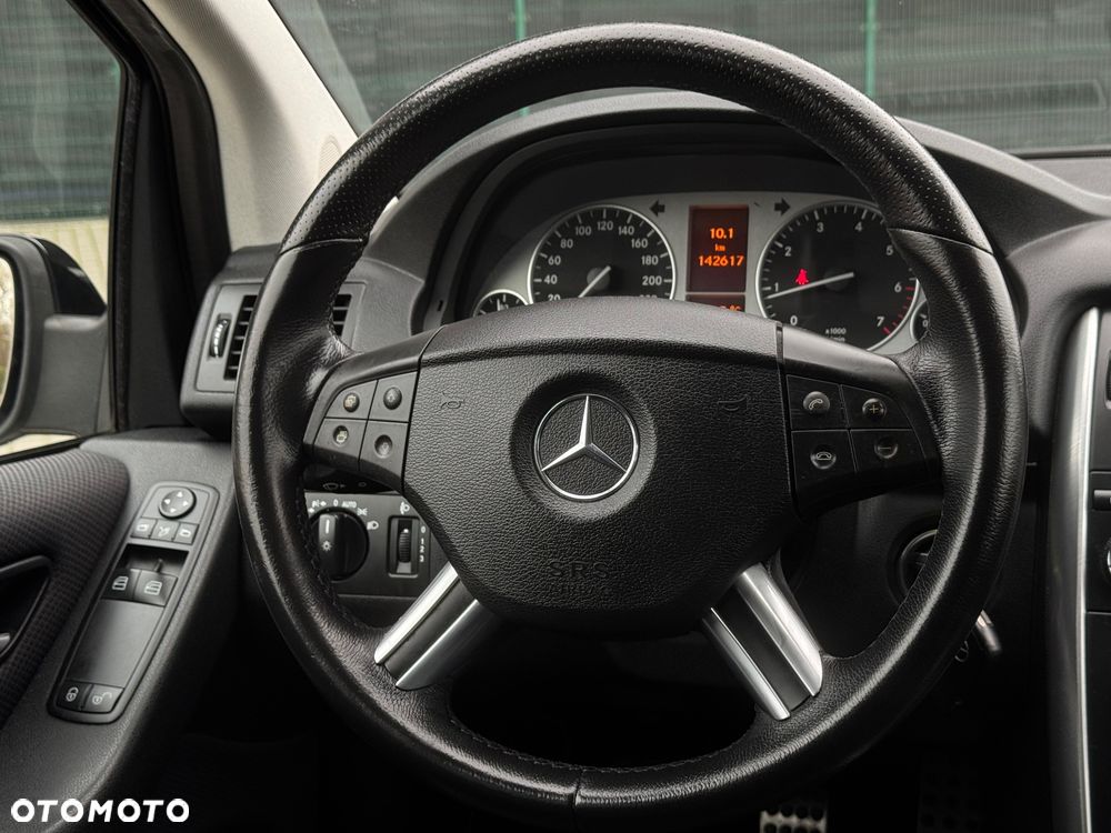 Mercedes-Benz Klasa B 180 BlueEFFICIENCY SPORT EDITION - 28