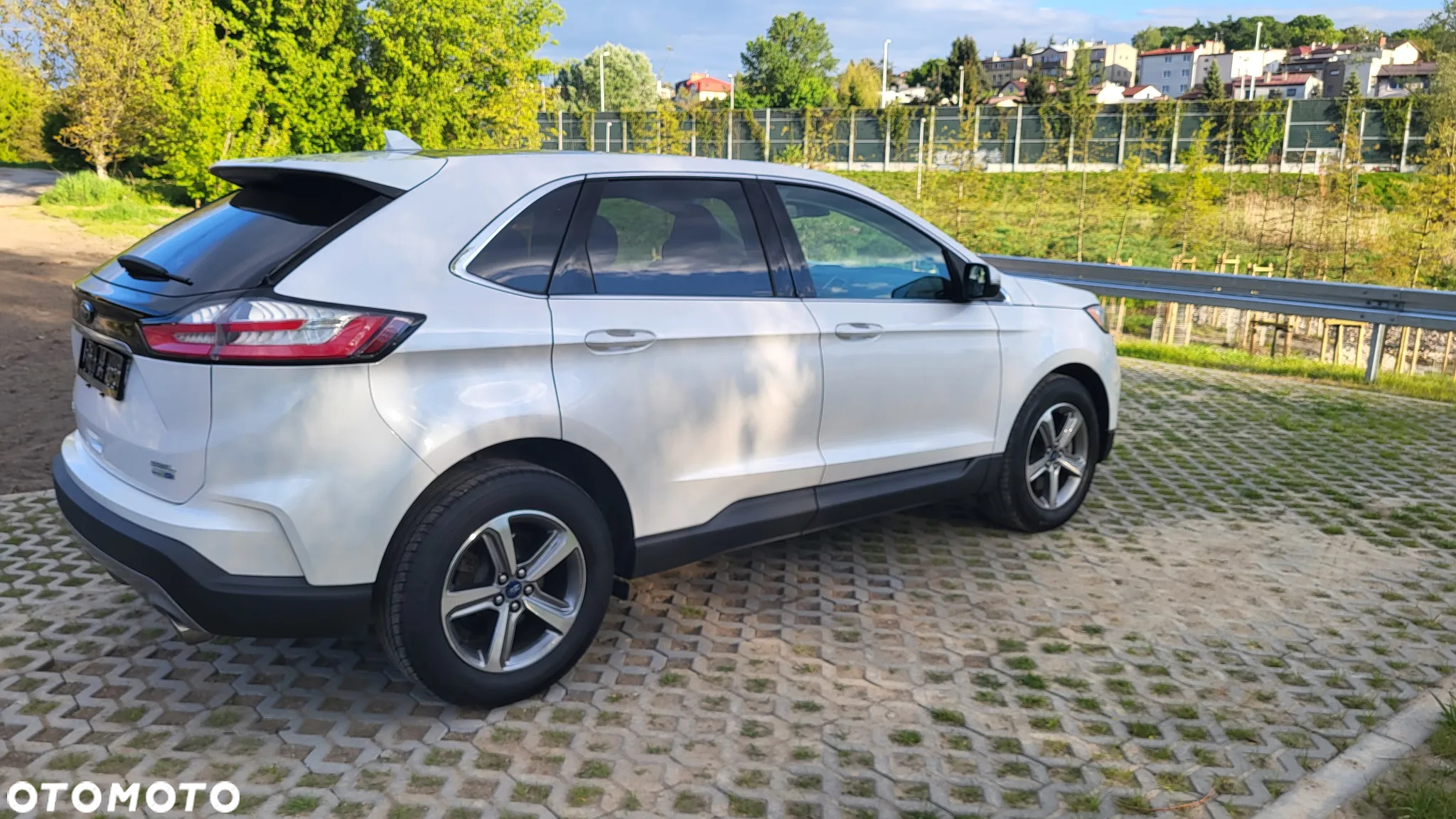 Ford Edge - 10