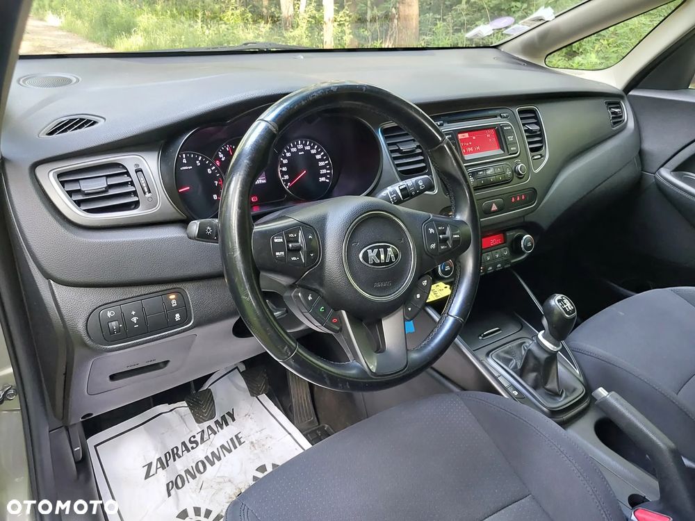 Kia Carens - 14