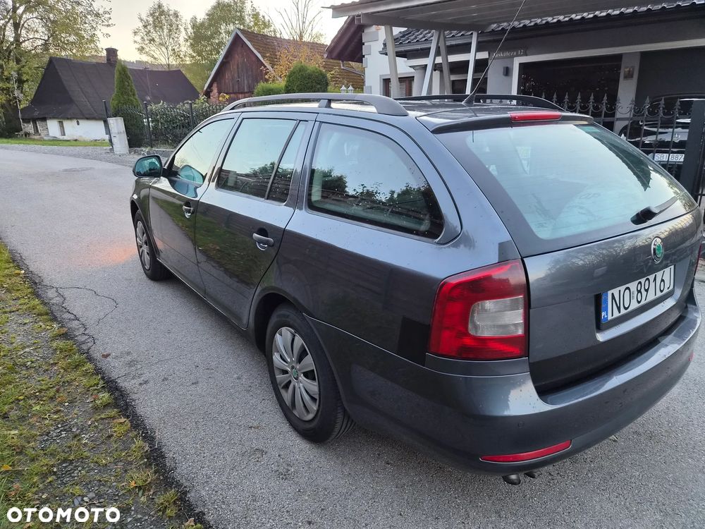 Skoda Octavia 2009 photo 2