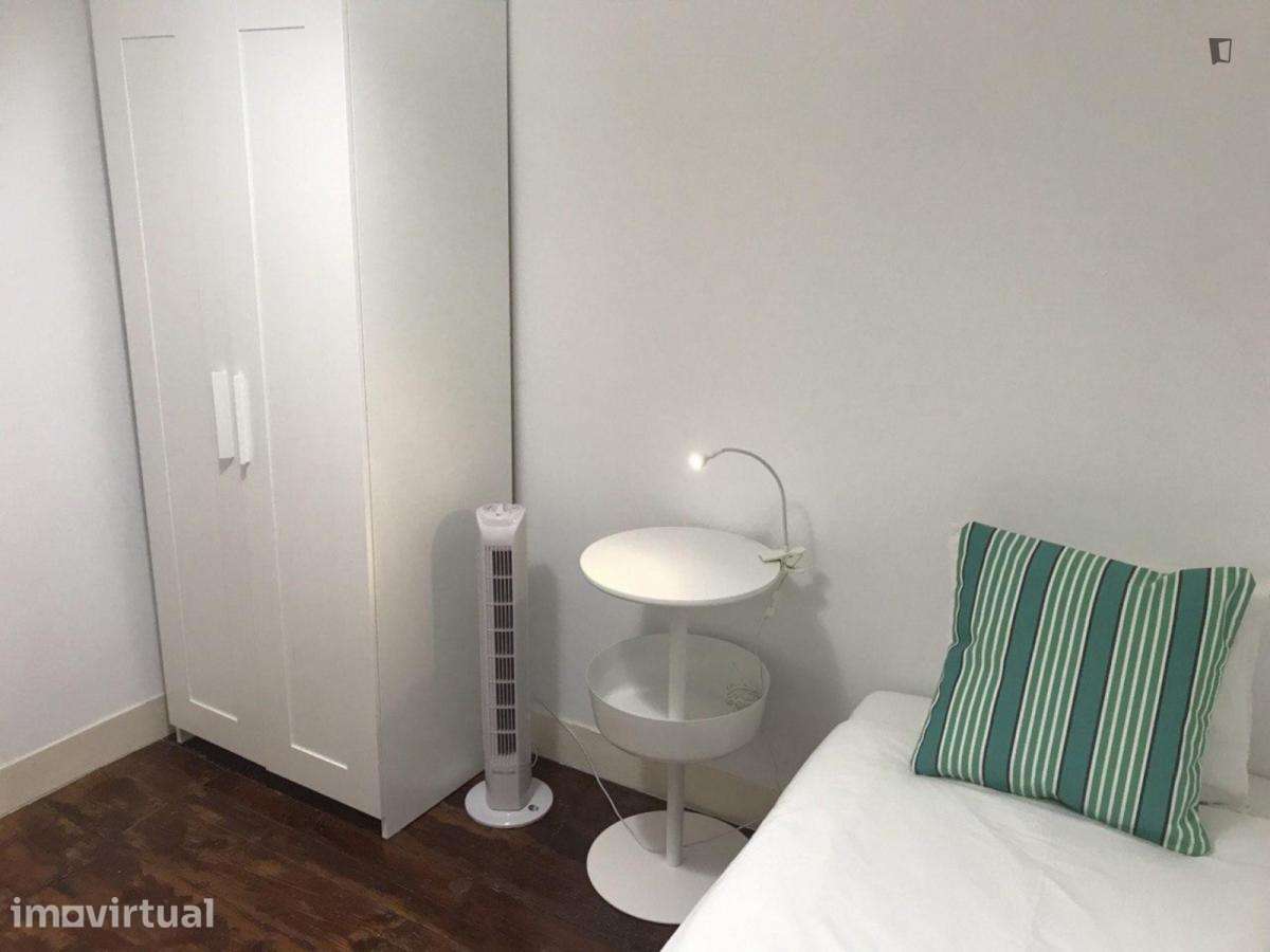 Quarto - localizado em Arroios Lisbon - Grande imagem: 5/18