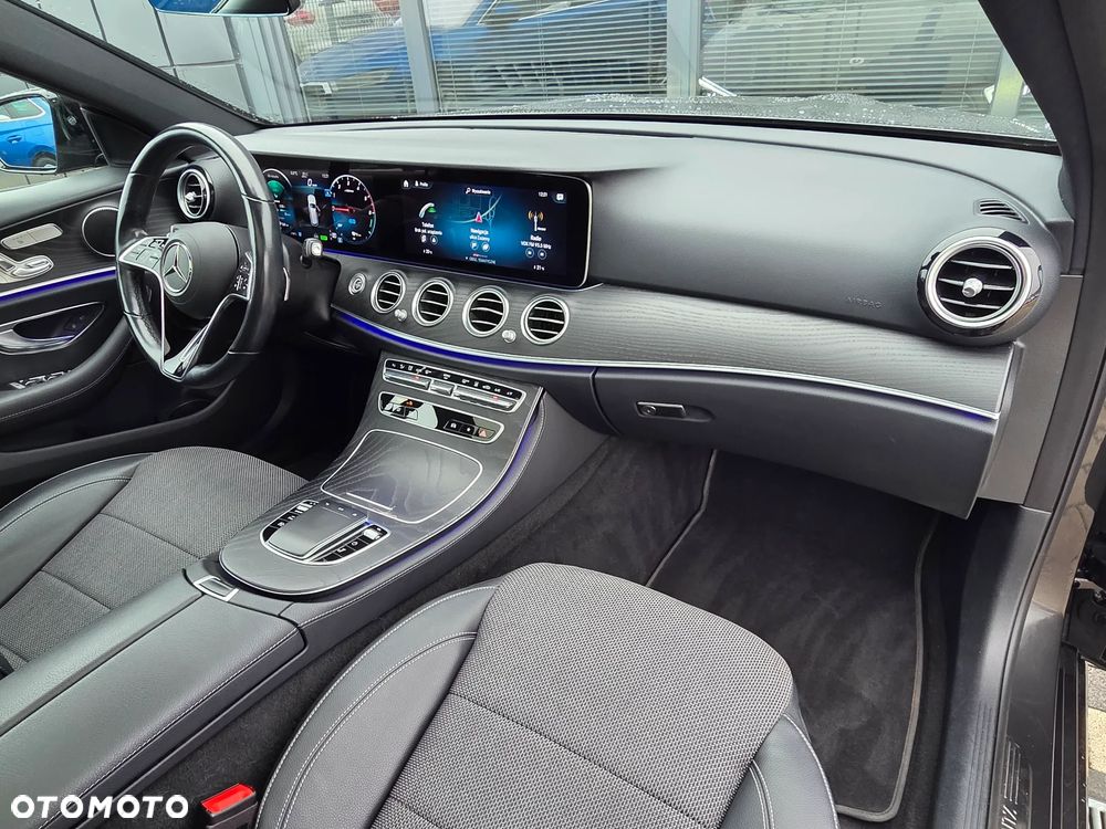 Mercedes-Benz Klasa E 300 de 4-Matic AMG/Avantgarde - 23