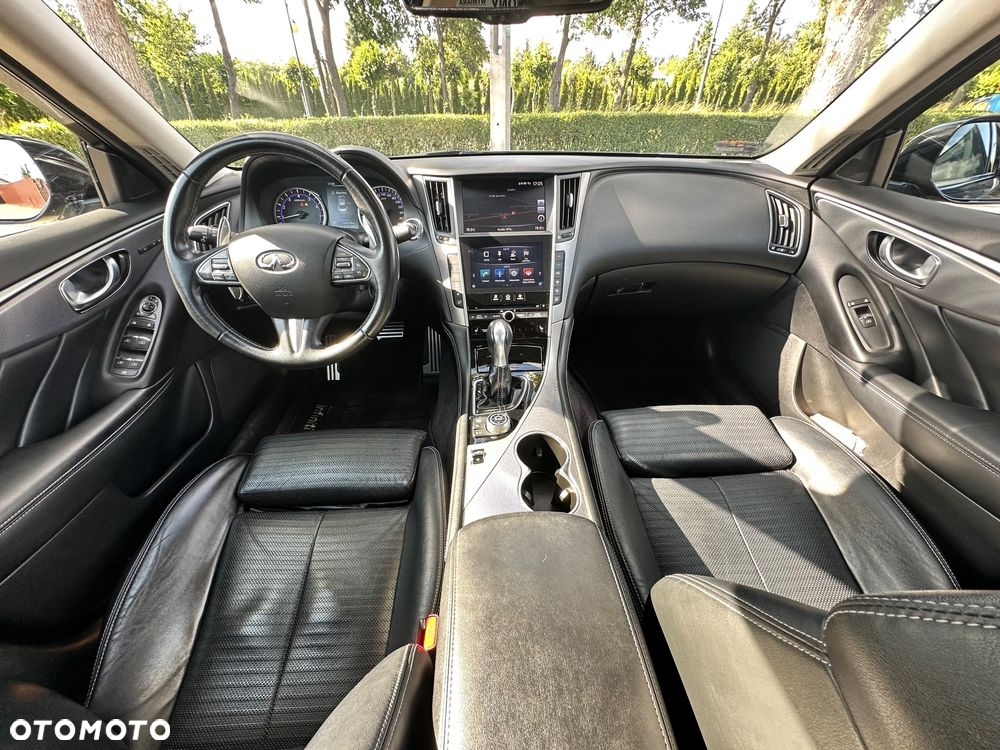 Infiniti Q50 2.0t Sport Sound Studio by Bose - 15