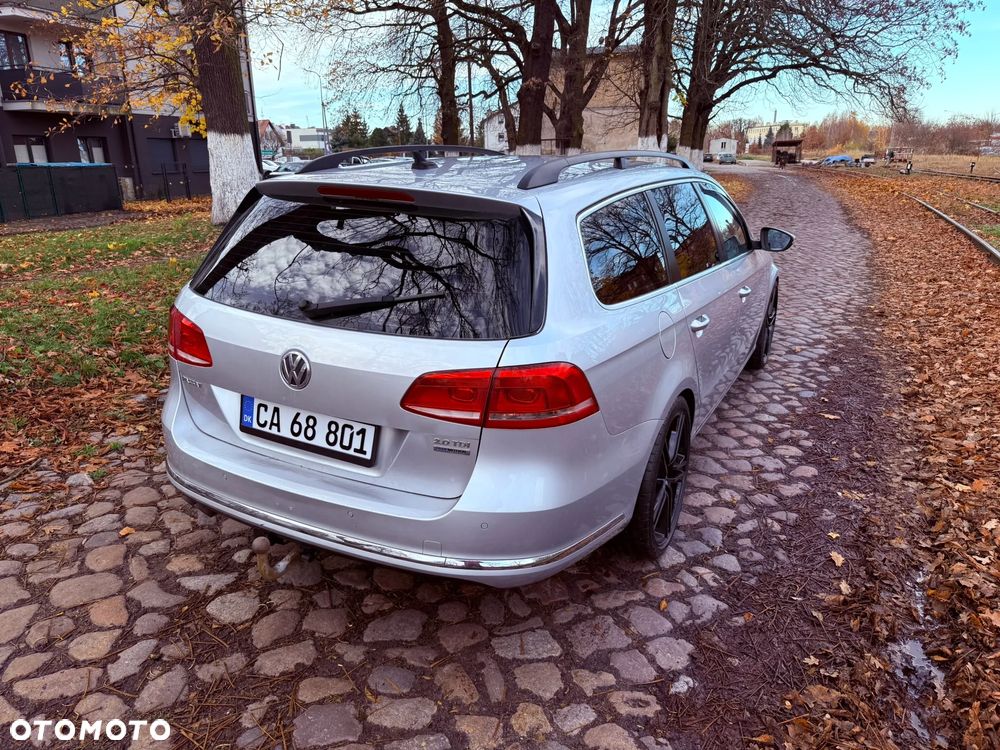Volkswagen Passat - 4