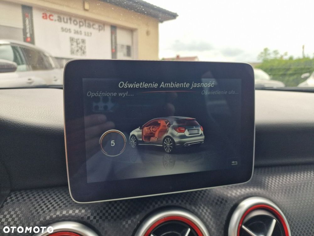Mercedes-Benz Klasa A 180 (BlueEFFICIENCY) Urban - 29