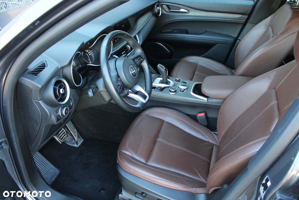 Alfa Romeo Stelvio 2.0 Turbo TI Q4 - 7
