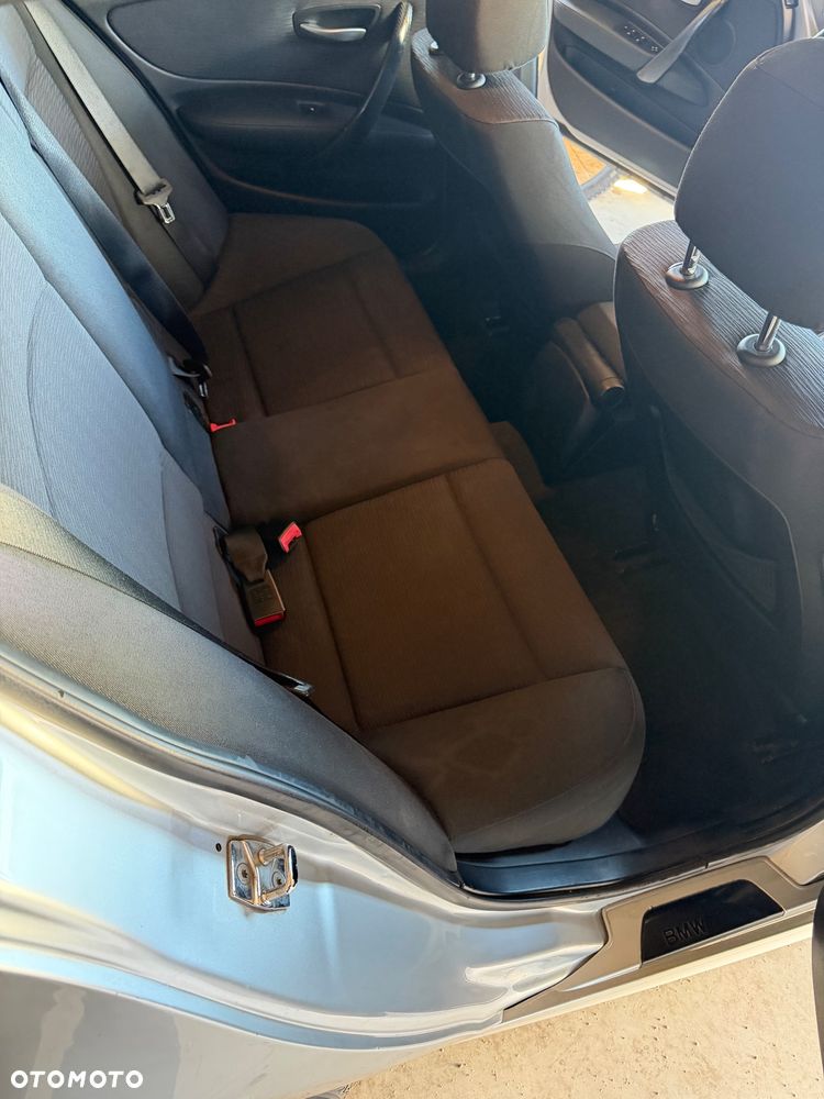 BMW Seria 1 120d DPF - 13