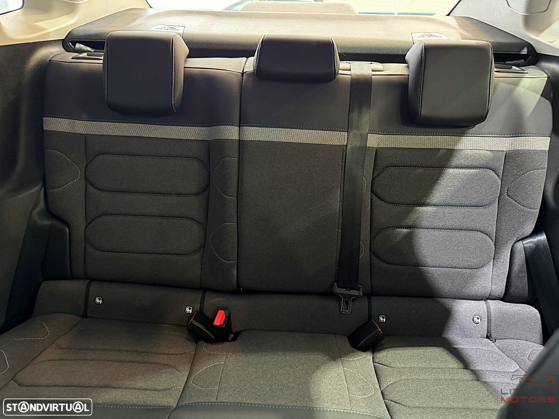 Citroën C4 X 1.2 PureTech Shine EAT8 - 40