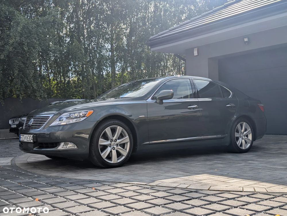 Lexus LS 600h Elegance - 14