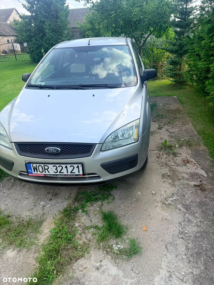 Ford Focus 1.6 Ambiente - 2