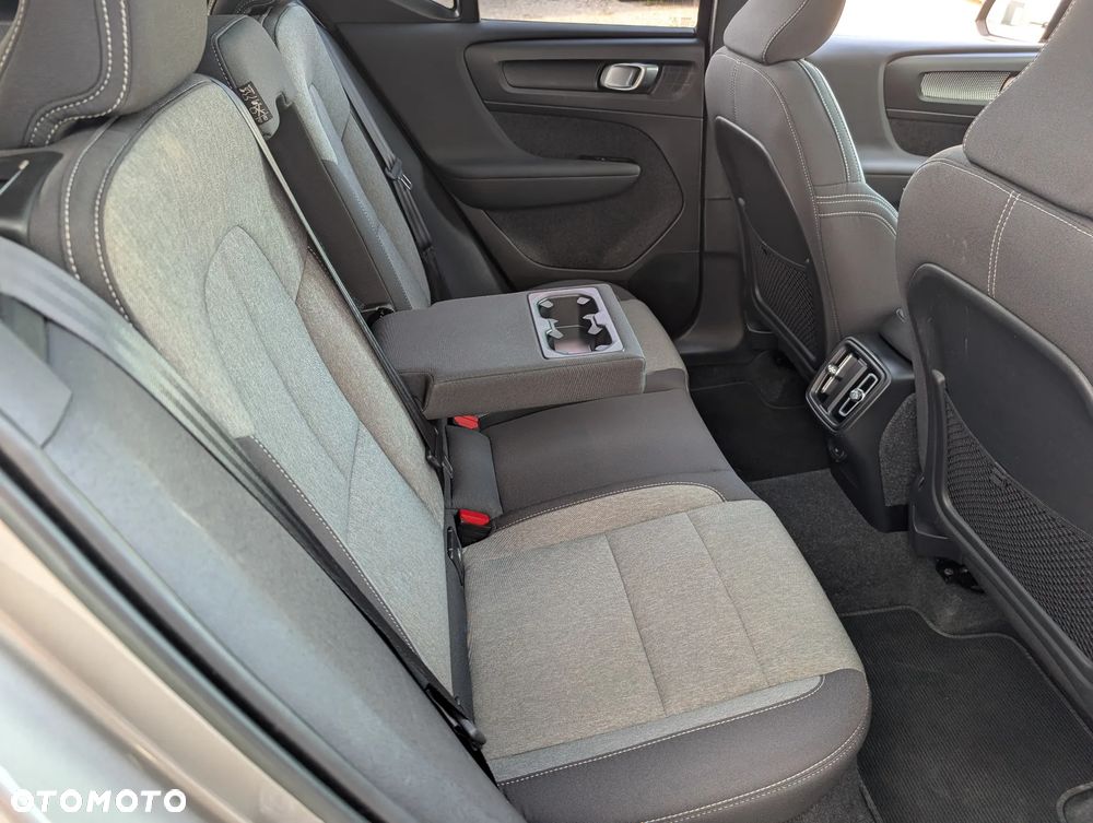 Volvo XC 40 B4 B AWD R-Design - 20
