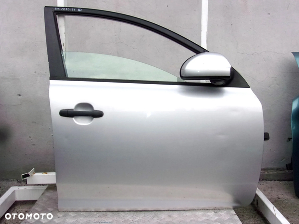 KIA Ceed KOMBI drzwi prawy przód 9S