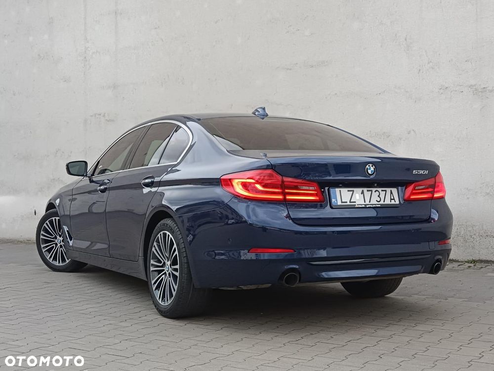 BMW Seria 5 530i Sport Line sport - 16
