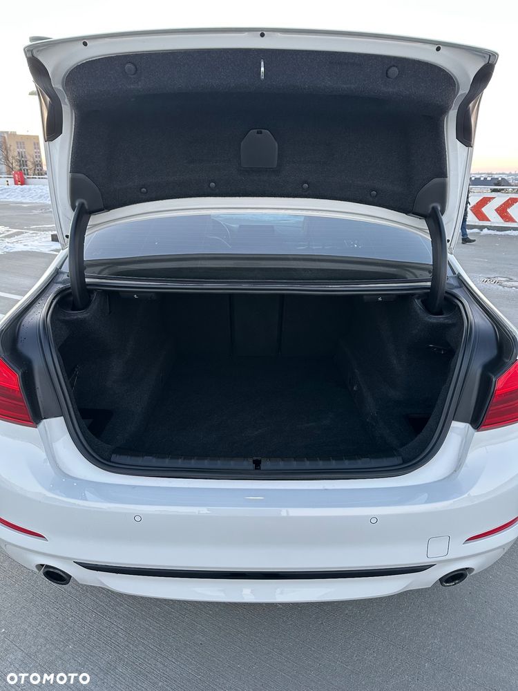 BMW Seria 5 530i xDrive Sport Line - 9