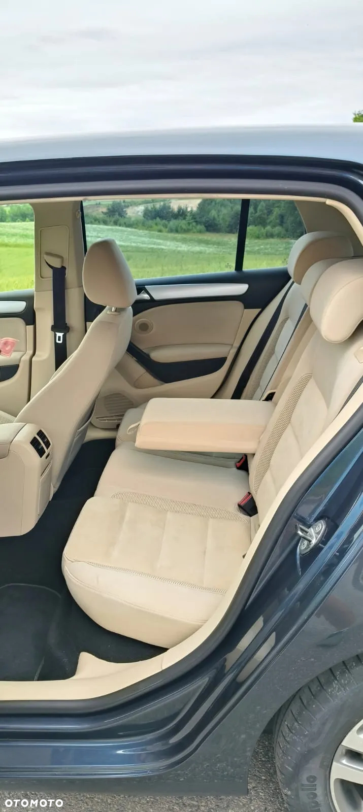 Volkswagen Golf VI 1.6 TDI Highline - 4