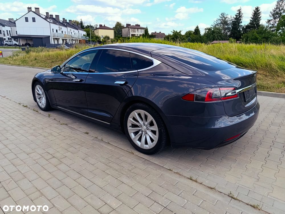 Tesla Model S - 19