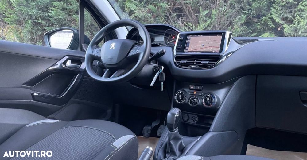 Peugeot 208 PureTech 110 Stop & Start Allure - 26