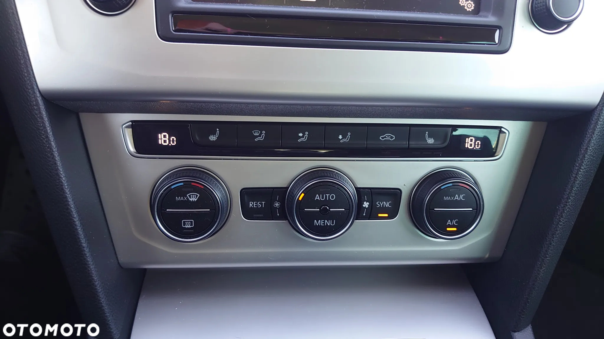 Volkswagen Passat Variant 2.0 TDI (BlueMotion Technology) Comfortline - 14