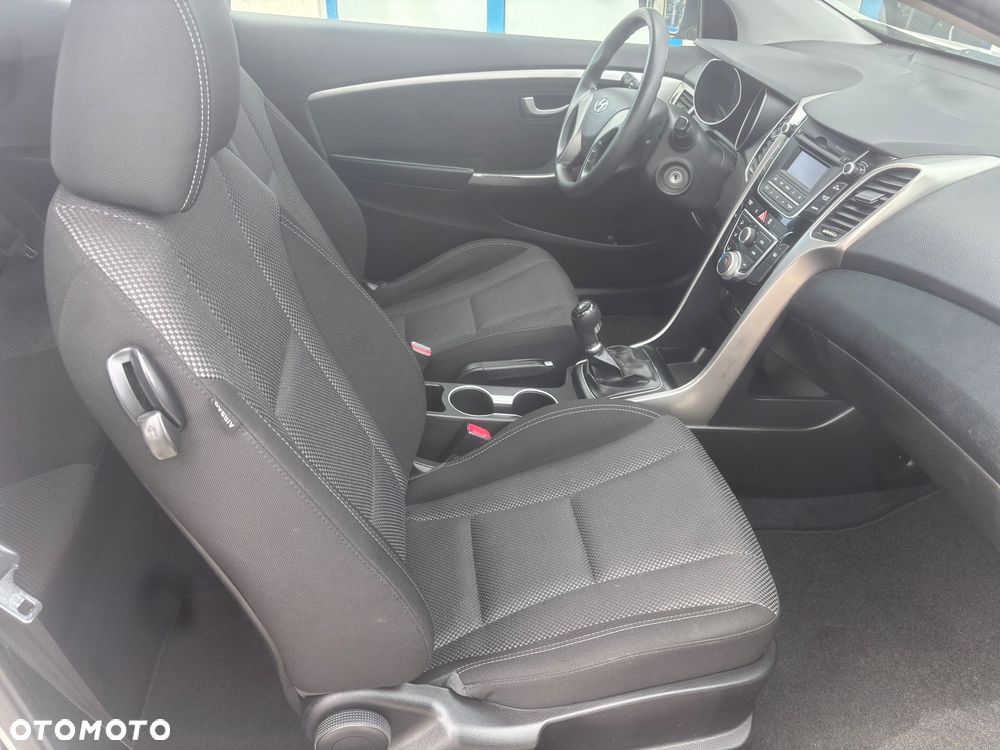 Hyundai i30 1.4 Classic + - 21