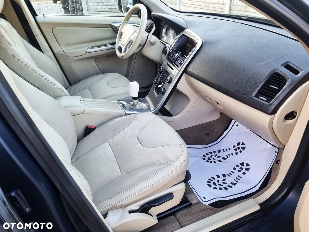 Volvo XC 60 D3 Momentum - 9