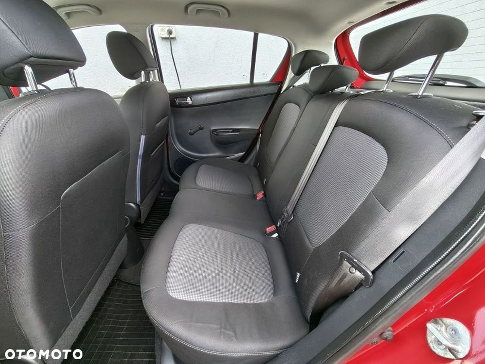 Hyundai i20 - 12