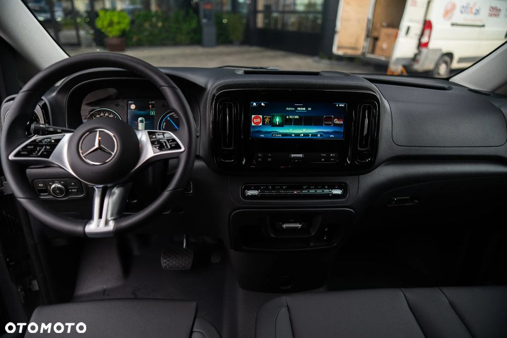 Mercedes-Benz eVito Tourer - 20