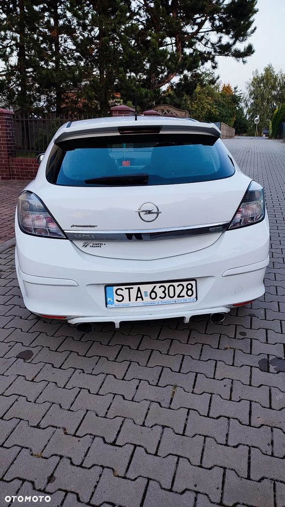 Opel Astra GTC 1.6 Cosmo - 2