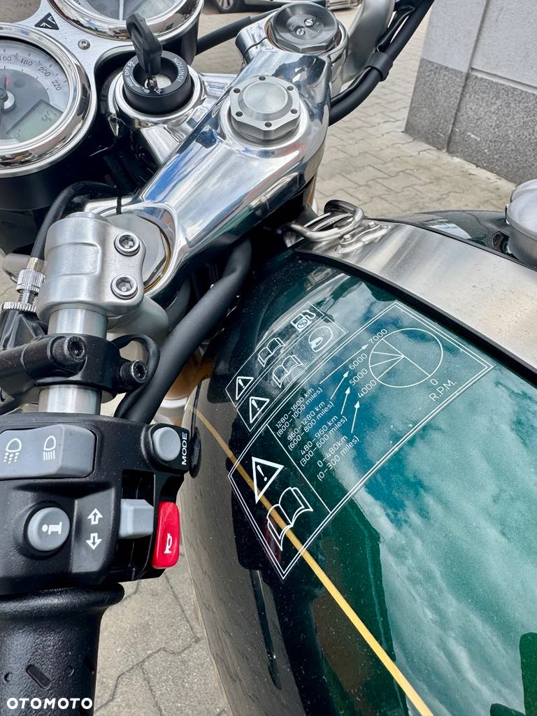 Triumph Thruxton - 6
