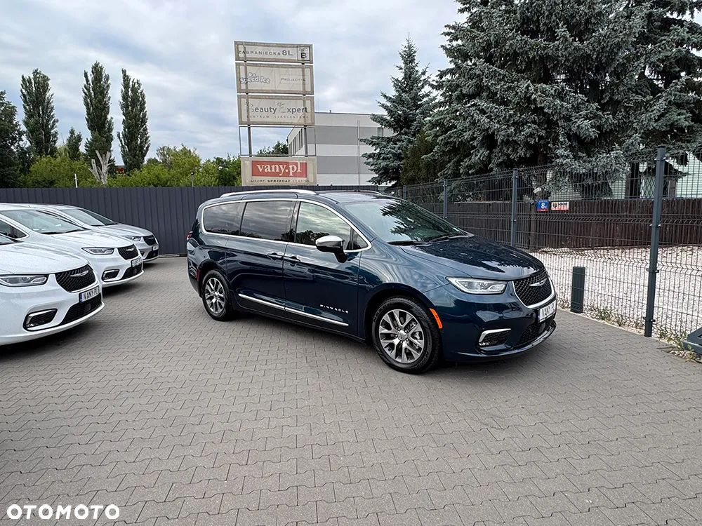Chrysler Pacifica - 25