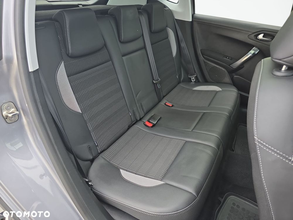 Peugeot 2008 1.2 Pure Tech Allure S&S EAT6 - 26