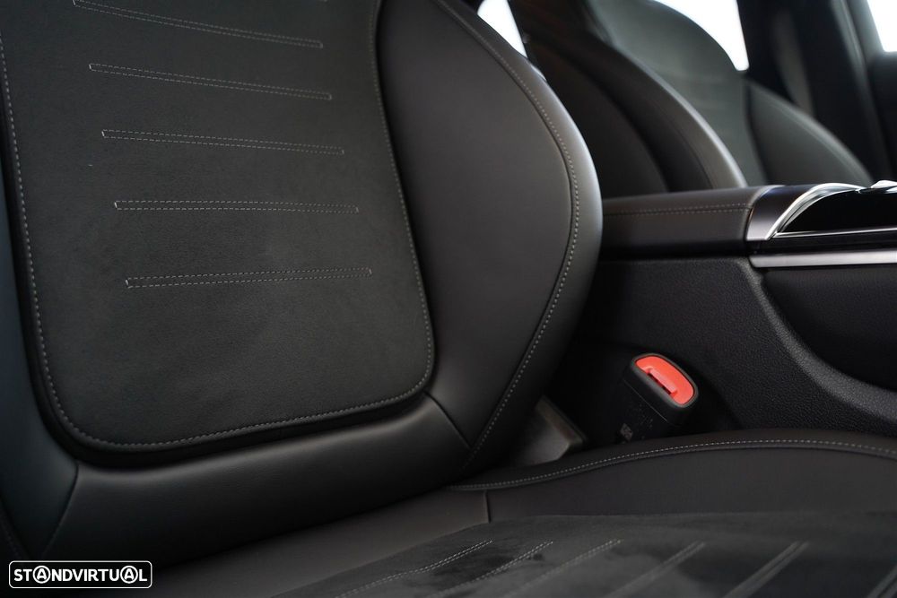 Mercedes-Benz GLC 300 de Coupe 4Matic - 38