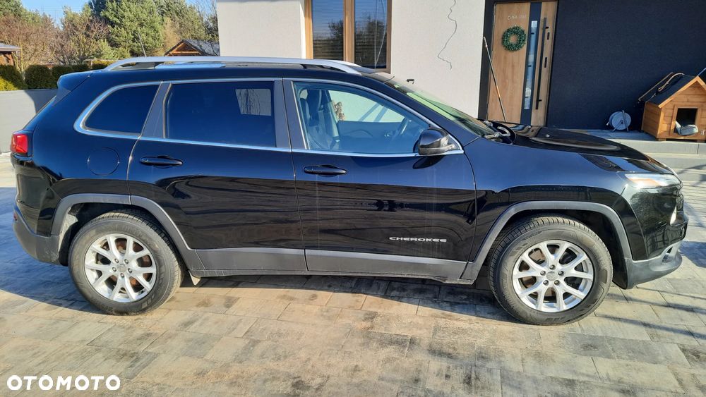 Jeep Cherokee - 4