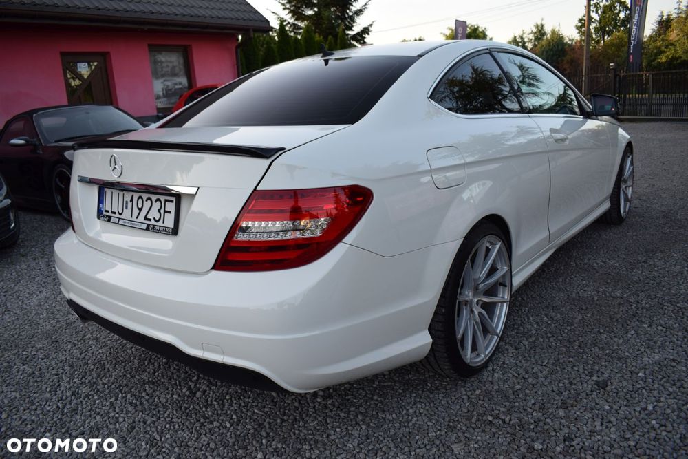 Mercedes-Benz Klasa C 180 BlueEFFICIENCY 7G-TRONIC Edition 1 - 4
