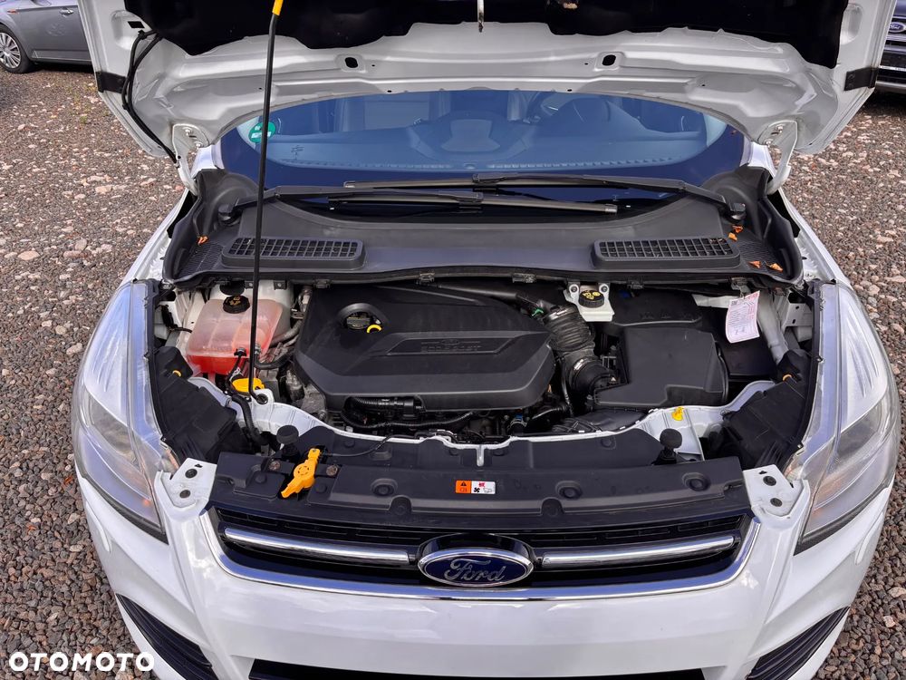 Ford Kuga 1.6 EcoBoost 2x4 Titanium - 16