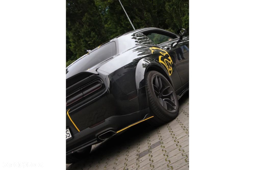 Dodge Challenger 6.4 Scat Pack Widebody - 25