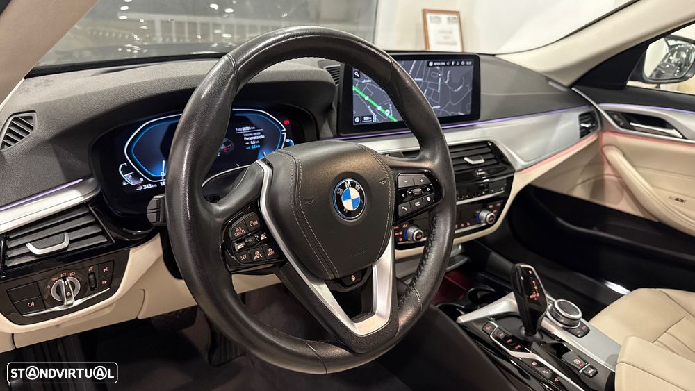 BMW 520 e Touring Aut. Luxury Line - 8