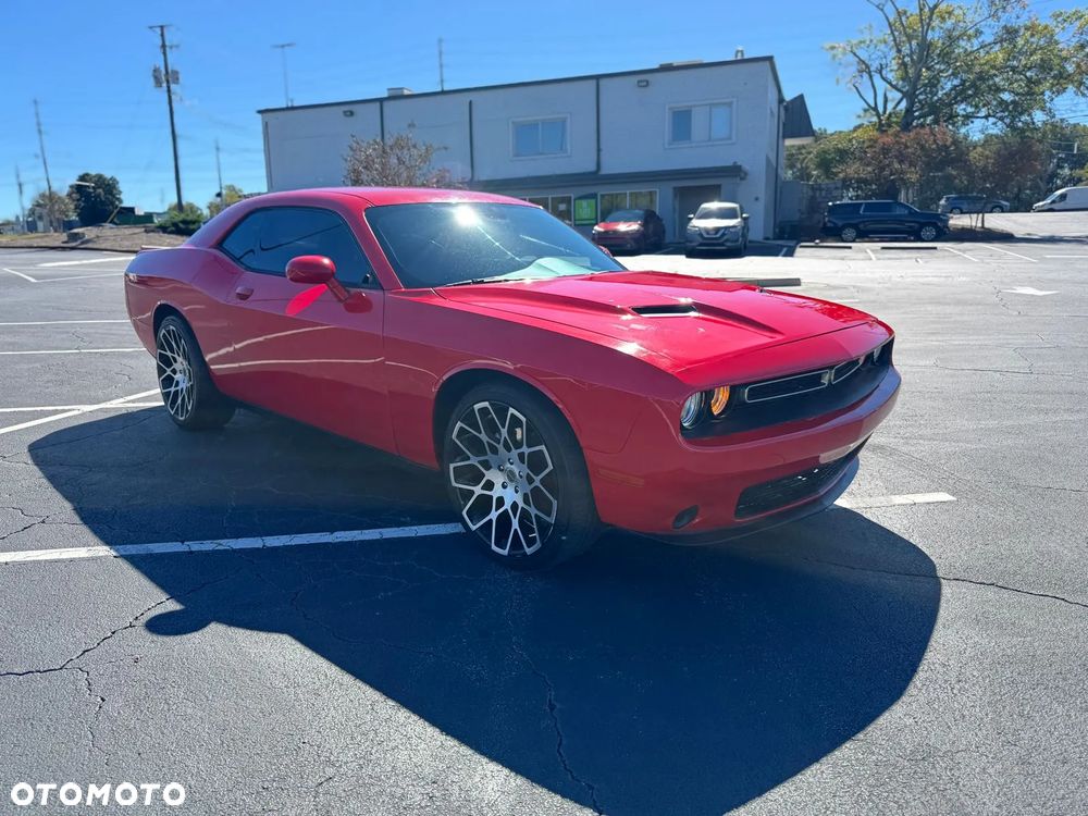 Dodge Challenger - 9