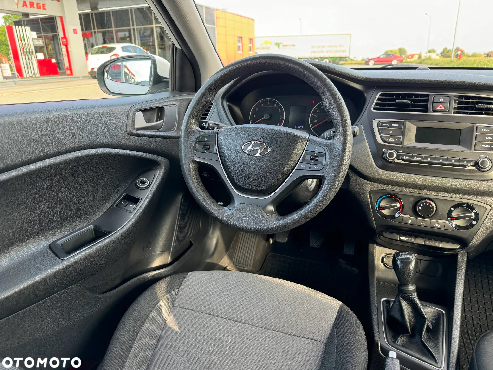 Hyundai i20 - 15