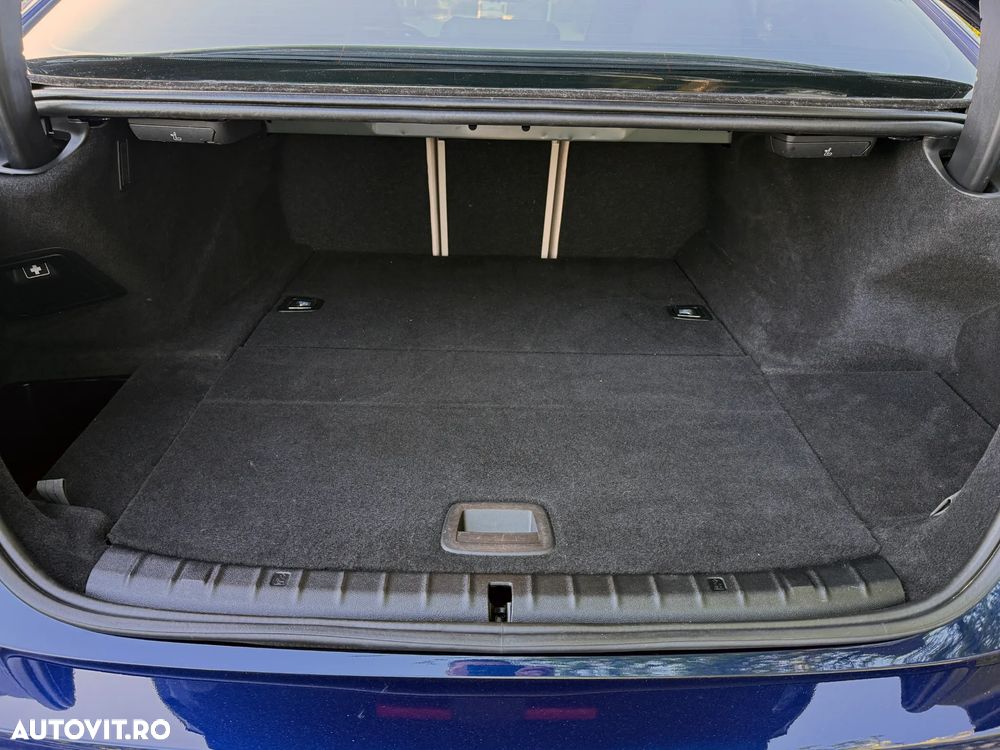 BMW Seria 5 530e Aut. Luxury Line - 37