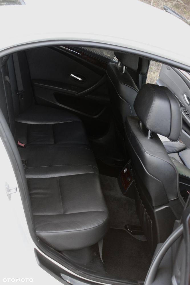 BMW Seria 5 535i - 11