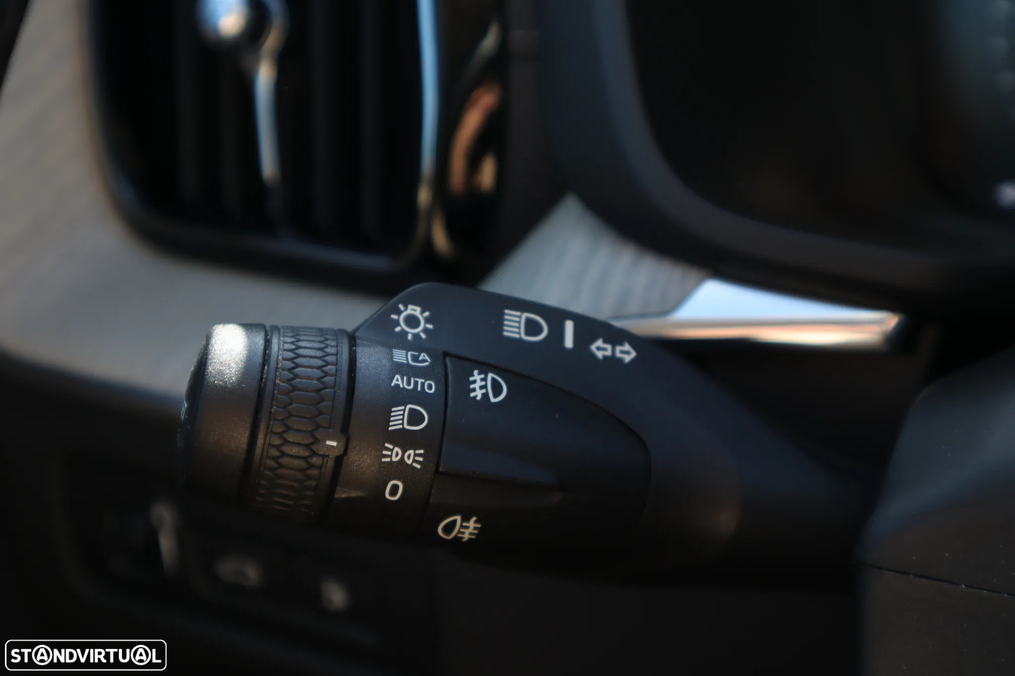 Volvo XC 60 2.0 T6 PHEV Inscription AWD - 28