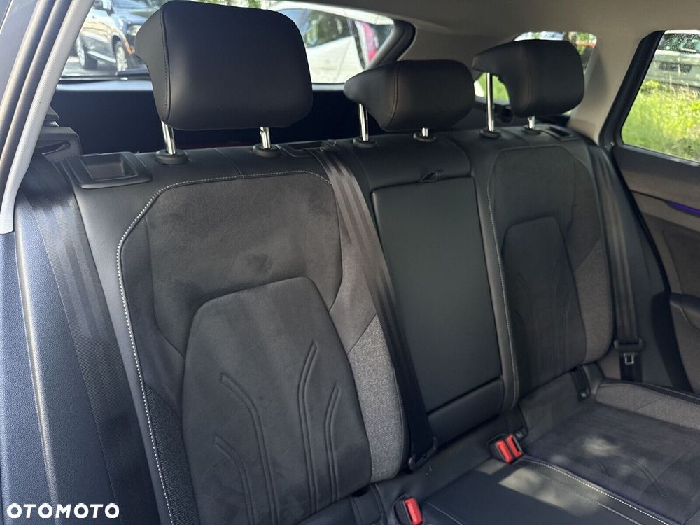 Volkswagen Golf 1.5 eTSI mHEV Life DSG - 30