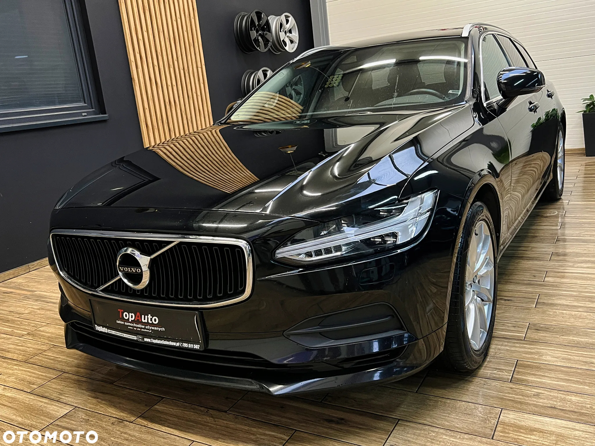 Volvo V90 D4 Momentum Pro - 14
