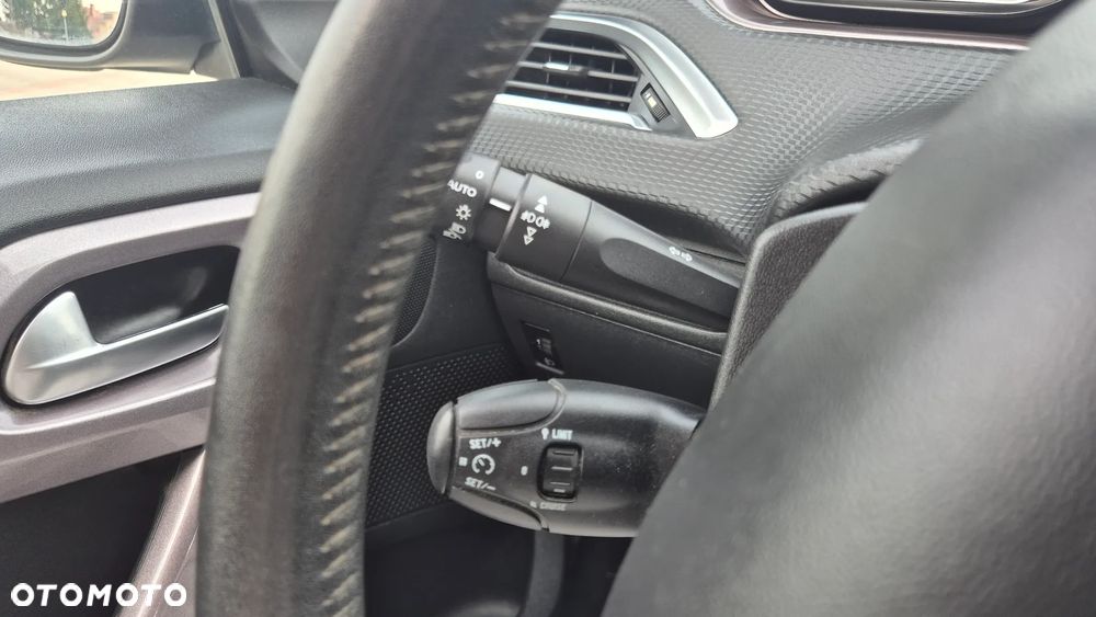 Peugeot 2008 PureTech 82 Access - 12