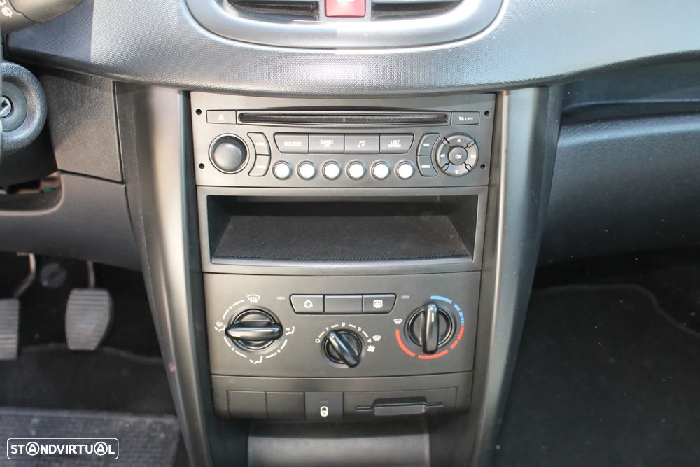 Peugeot 207 1.4HDI - 18