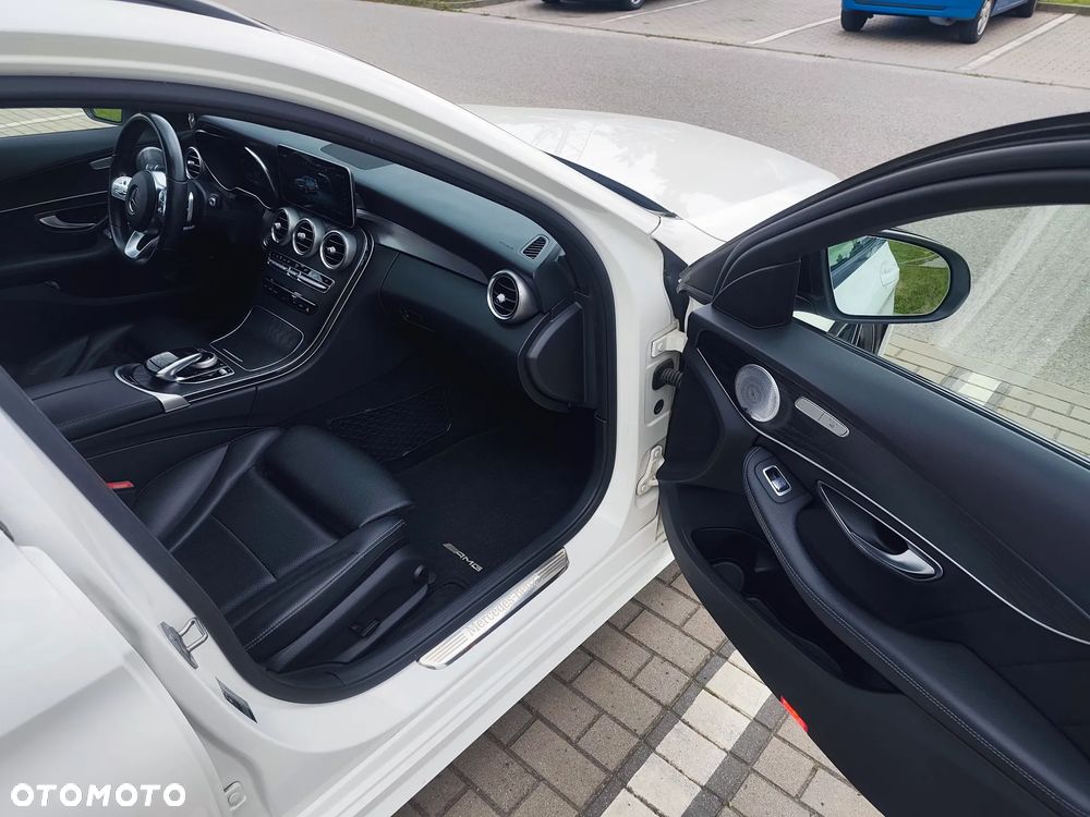 Mercedes-Benz Klasa C 300 d 9G-TRONIC AMG Line - 19